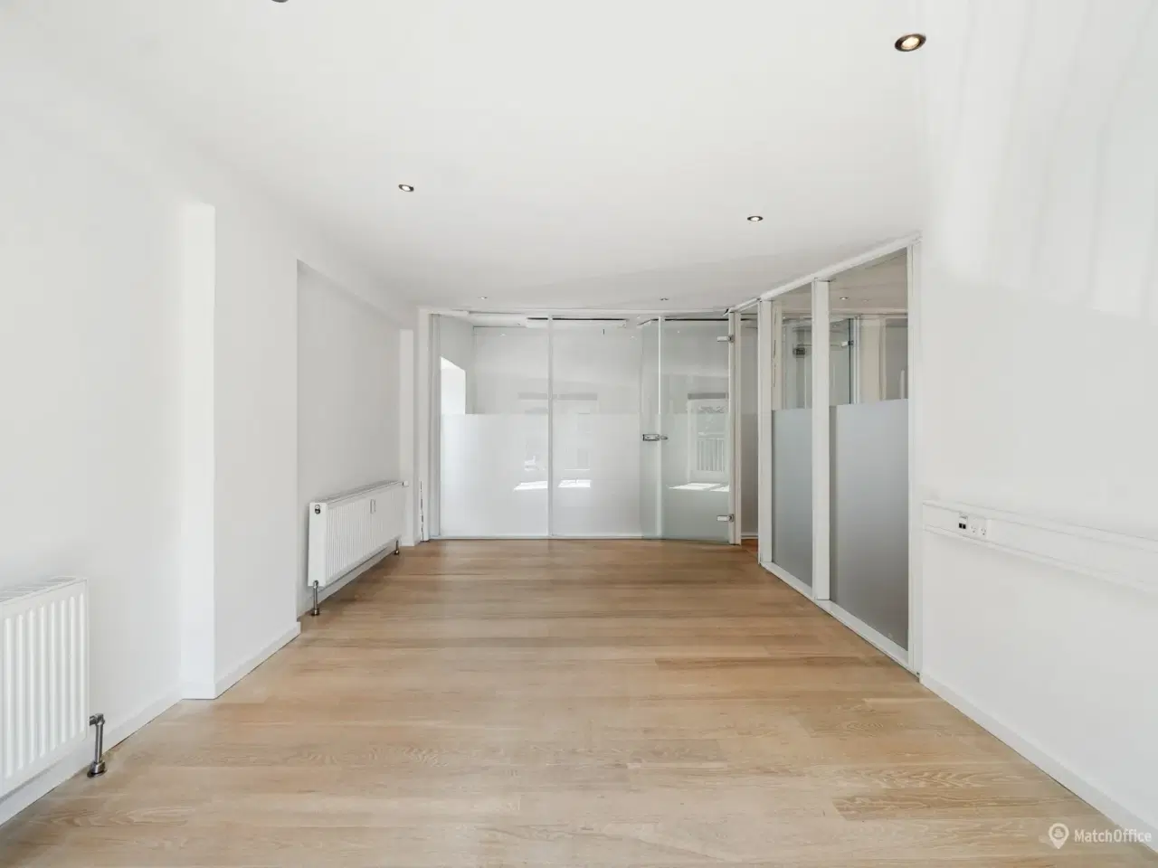 Billede 6 - Nyistandsat værkstedskontor på Jagtvej med parkering