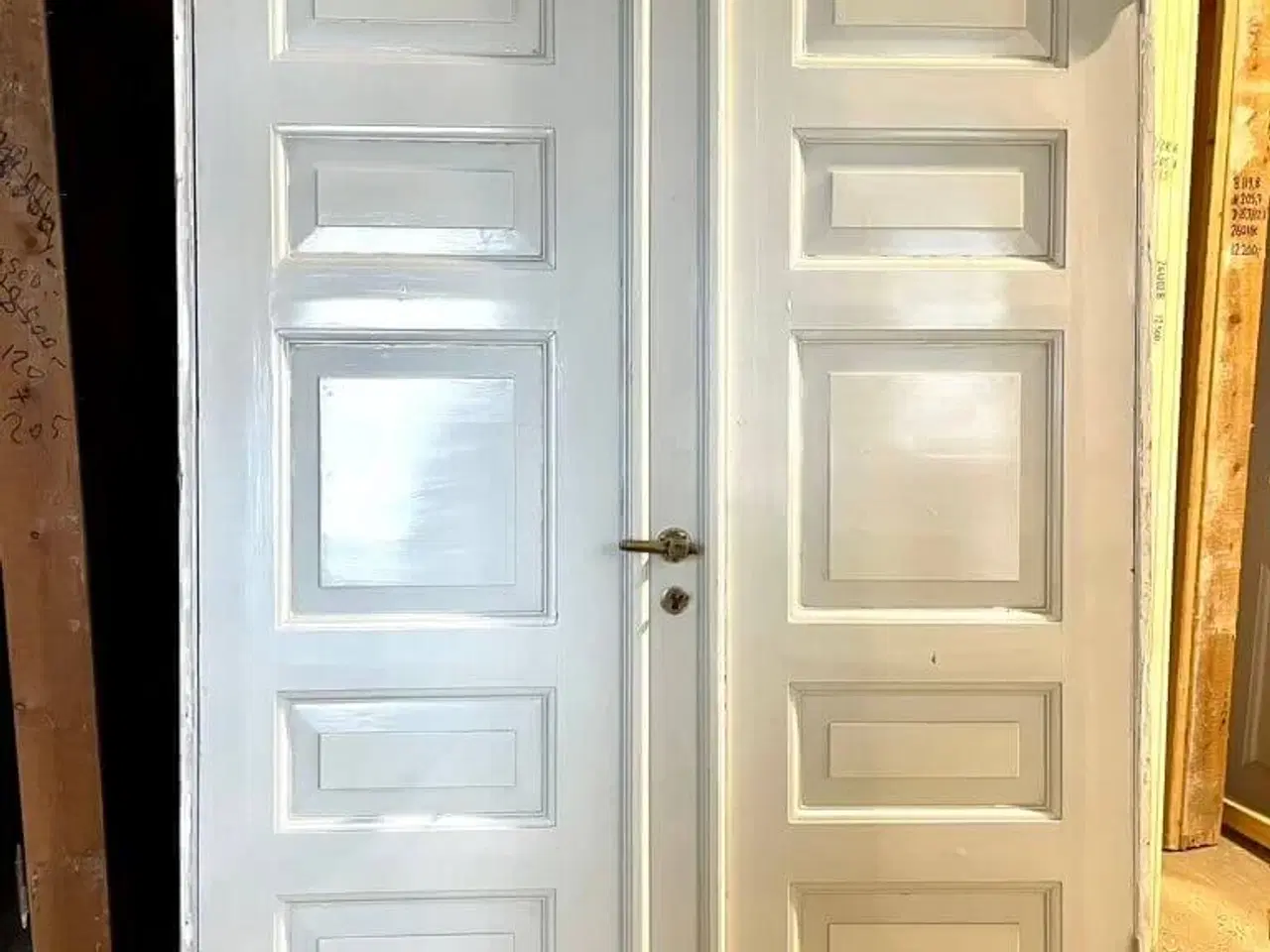 Billede 1 - Smuk, dobbelt fløjdør med karm