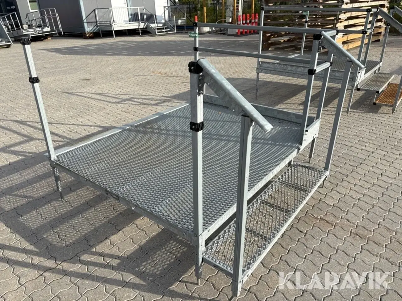 Billede 4 - Platform med trappe Trident