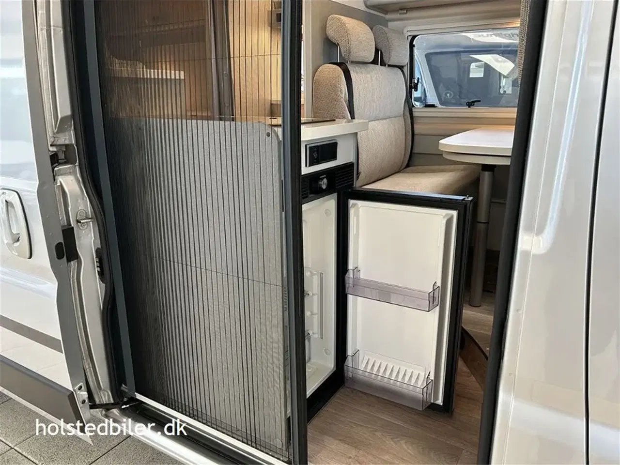 Billede 16 - 2021 - Hymer Hymercar Free 602   2 lange senge og 6 meter - automatgear.