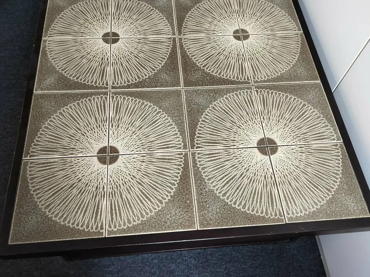 Billede 1 - Sofabord med kakler.