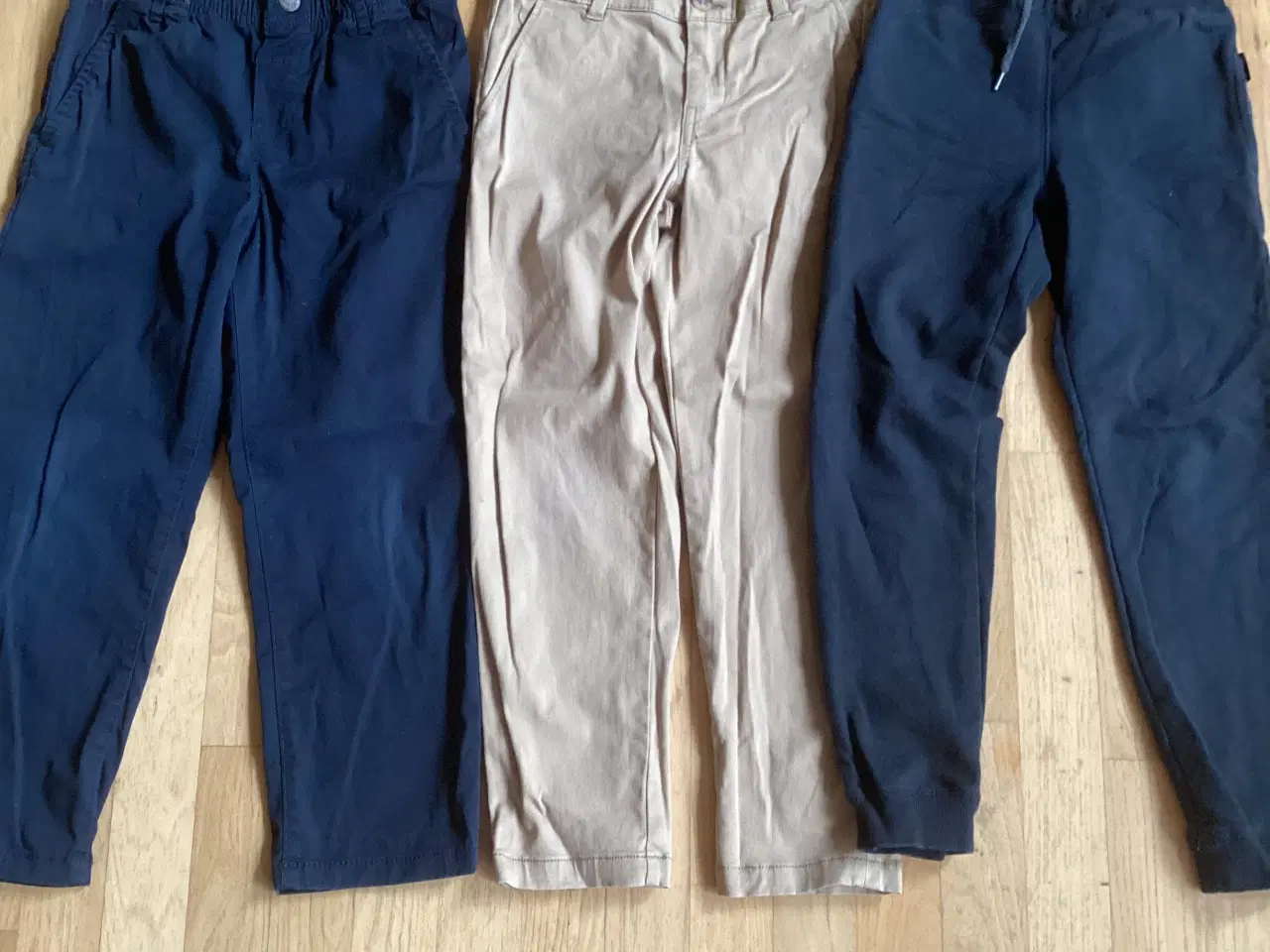 Billede 1 - Bukse pakke str. 122