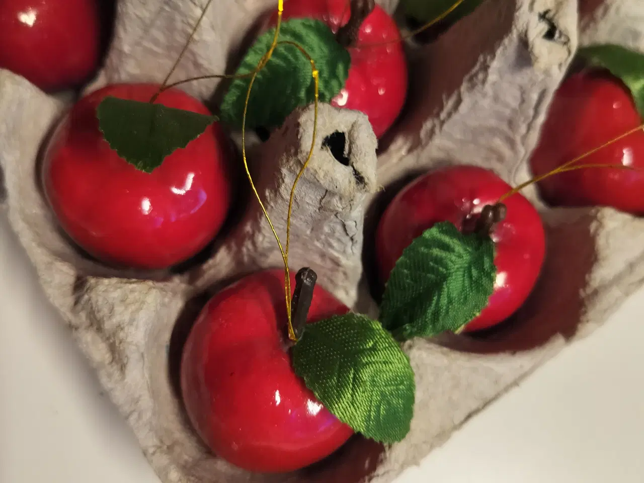 Billede 2 - Gamle fine æbler til juletræet