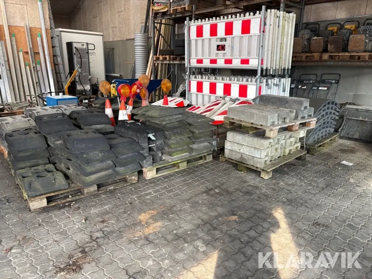 Billede 1 - Trafikafspærrings Lot