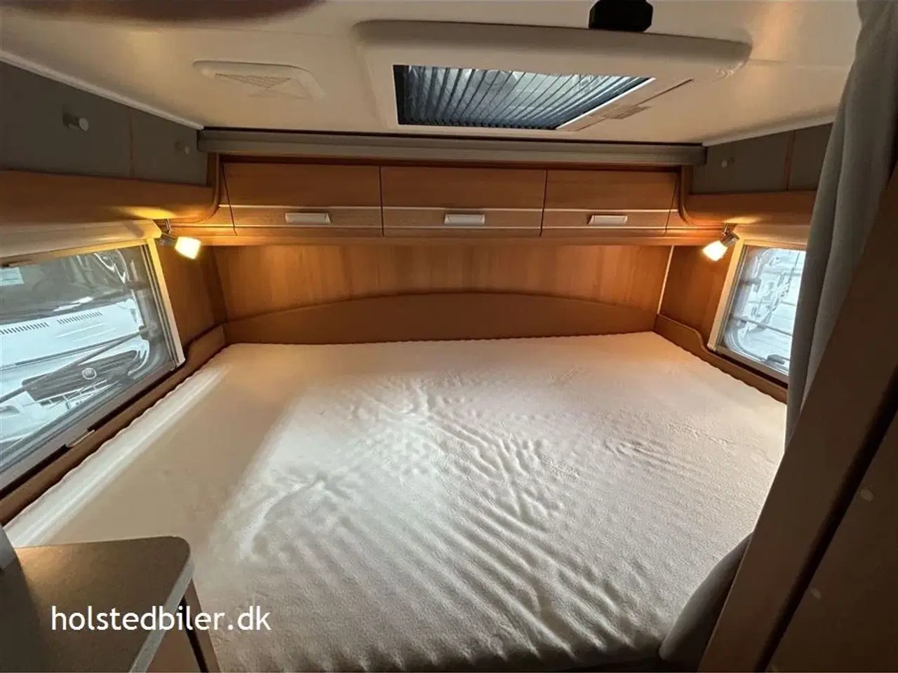 Billede 13 - 2009 - Dethleffs Globebus T001   Velholdt med dobbeltseng.