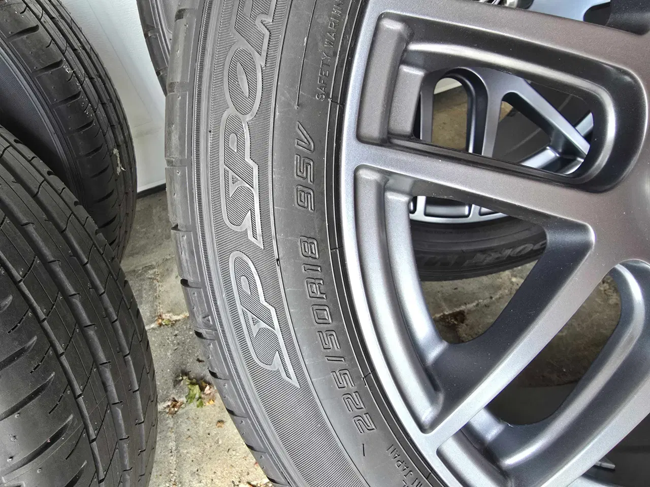 Billede 1 - Nye alufælg med nye sommerdæk