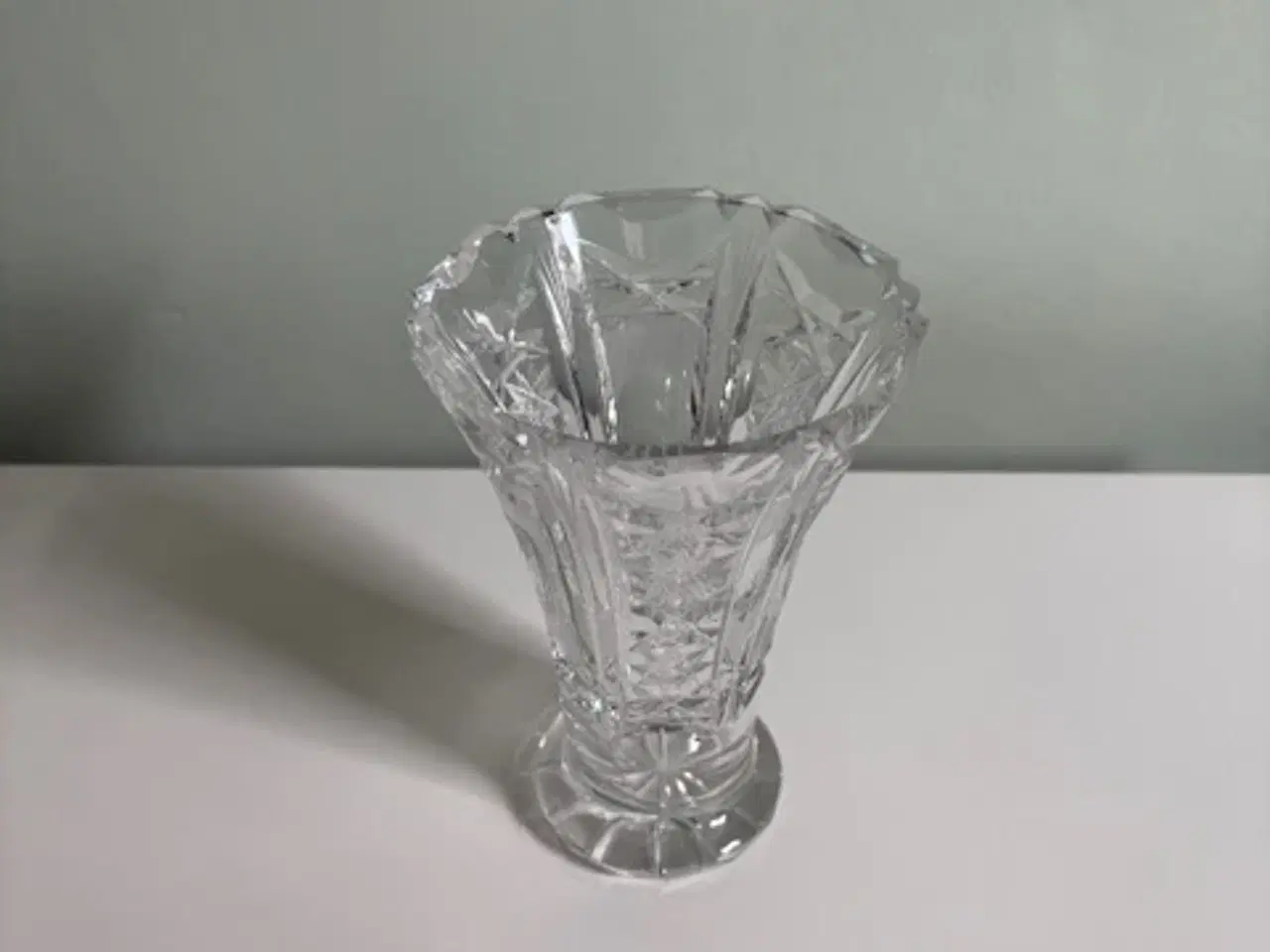 Billede 3 - Vintage krystalvase med håndsleben facetmønster