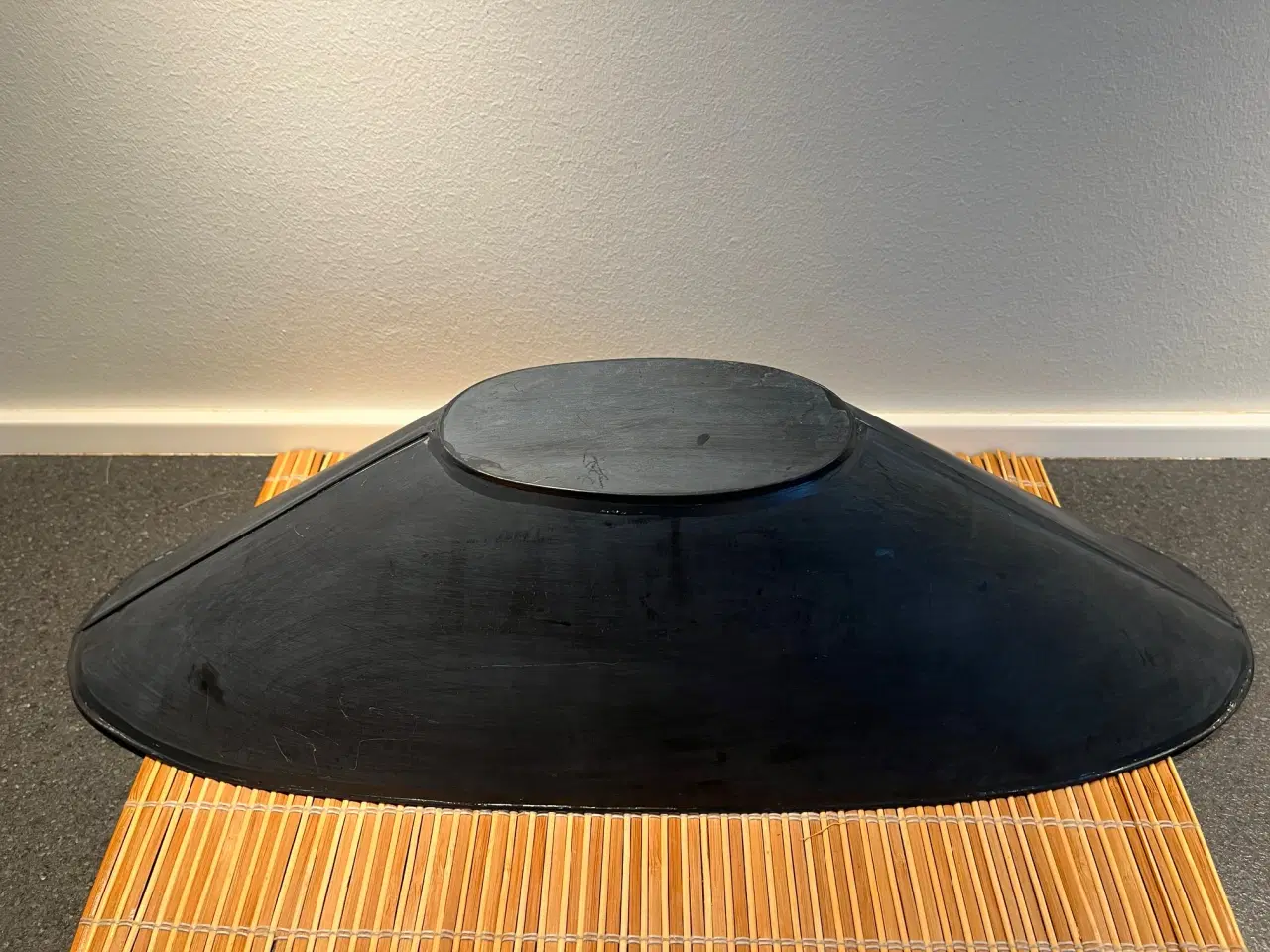 Billede 5 - Stor skulpturel metalskål L 55 cm – Letvægtsdesign