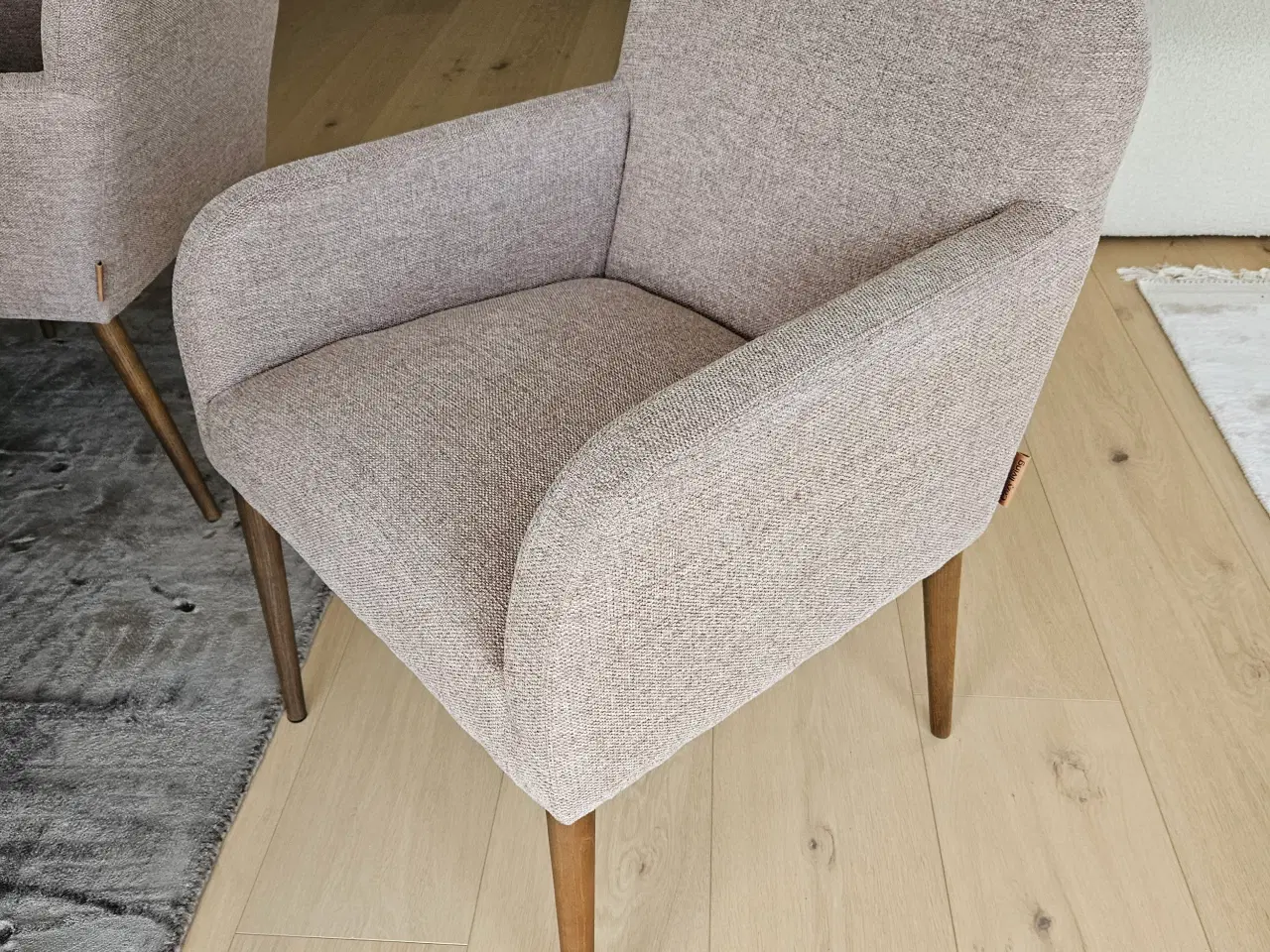 Billede 3 - Ovalt spisebord med 6 stole