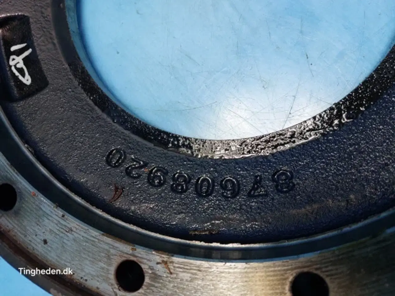 Billede 10 - New Holland T6 Afstandsstykke 87608920