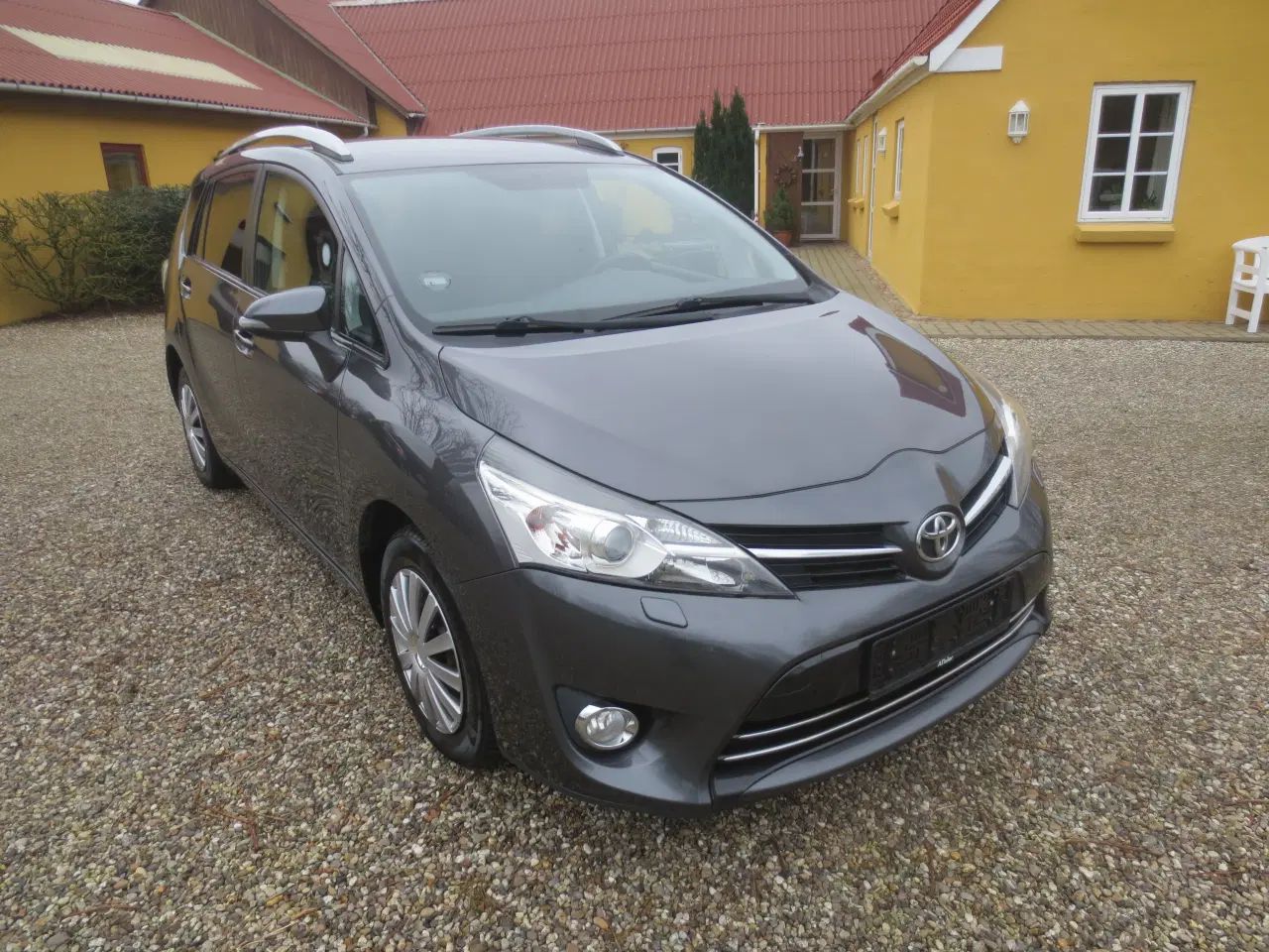 Billede 3 - Toyota Verso 1.6 D 7 Pers År 2014. 