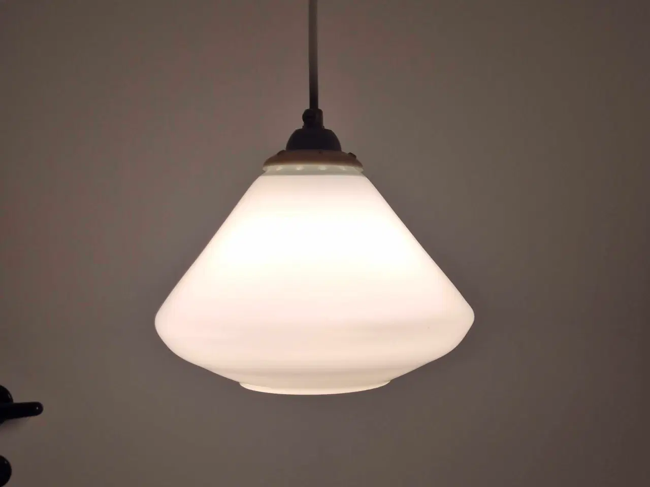 Billede 4 - Perfekte retrolamper i hvidt opalglas 