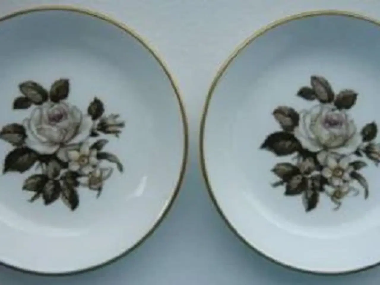 Billede 1 - Royal Worcester Rose Fine Bone China - asiet sæt