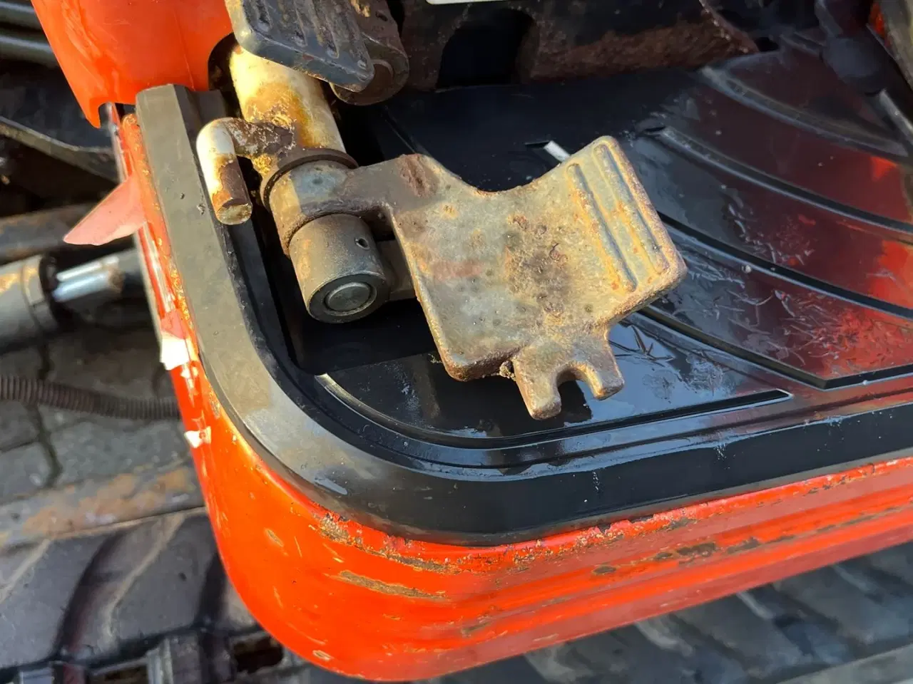 Billede 5 - Kubota U10-3 Halvautomatisk s30 fæste og 3 skovle.