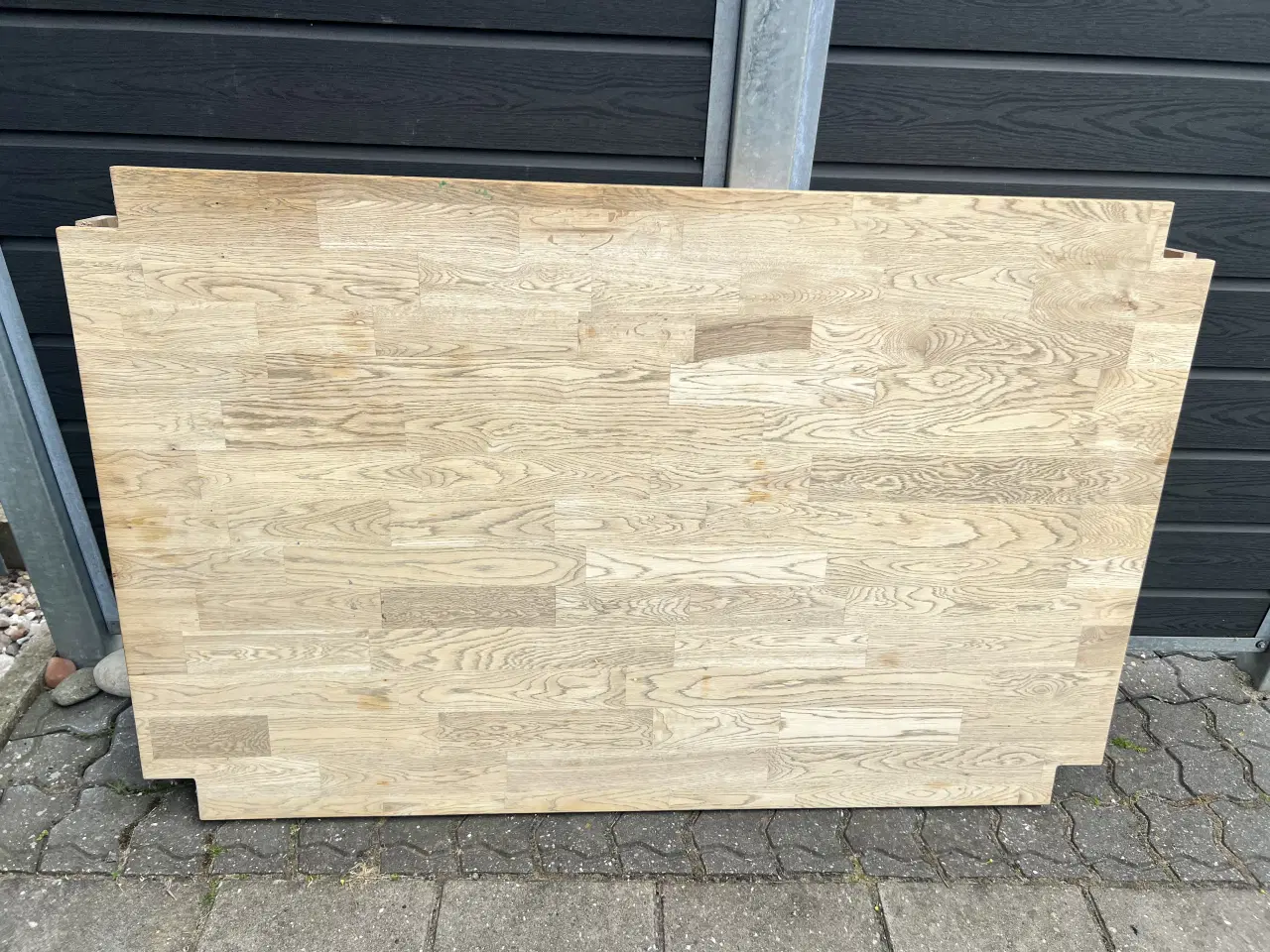 Billede 1 - Spisebord i lyst træ
