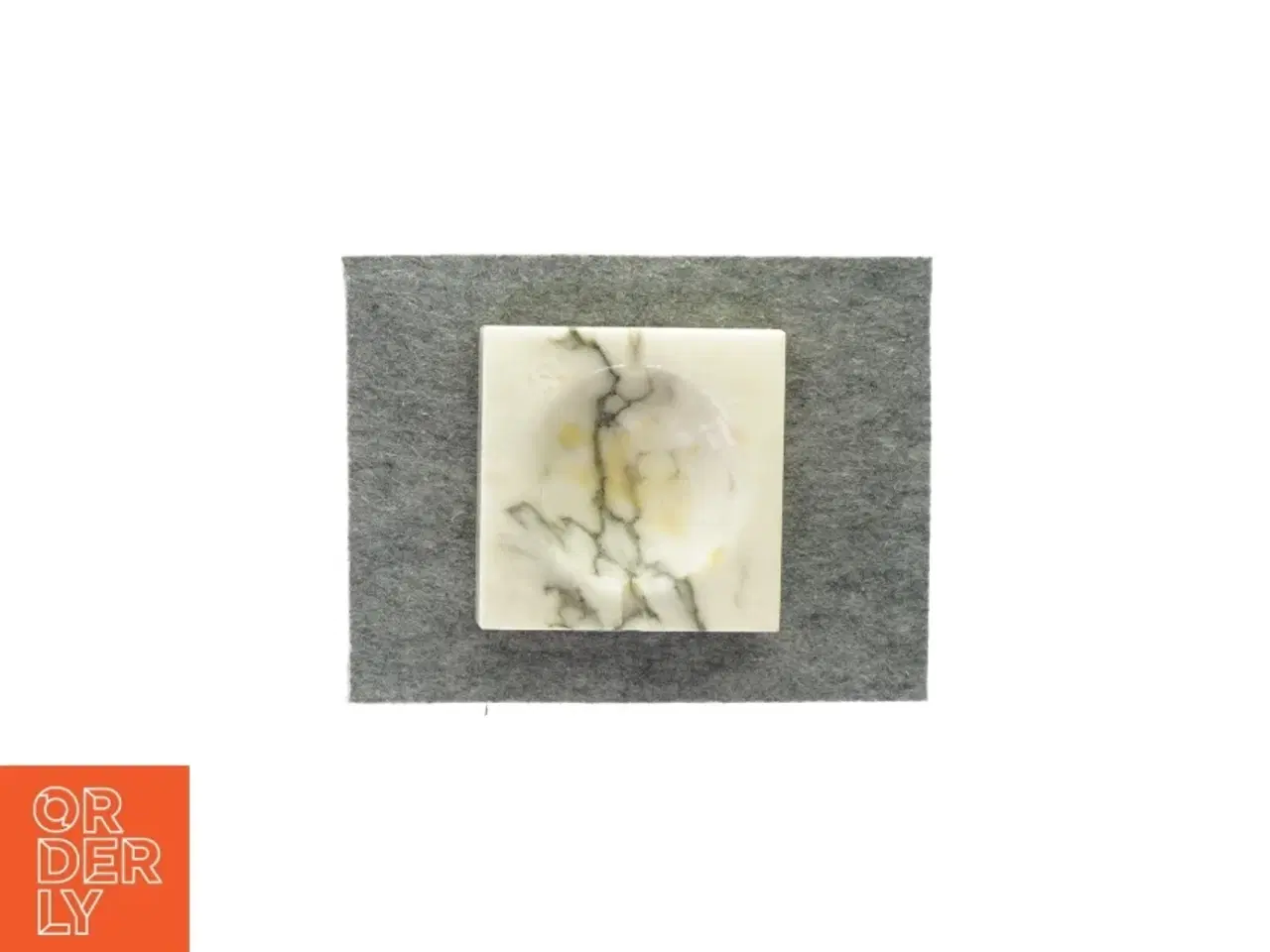 Billede 1 - Dekorativt fad i marmor fra Genuine Alabaster  (str. LBH: 13x13x3cm)