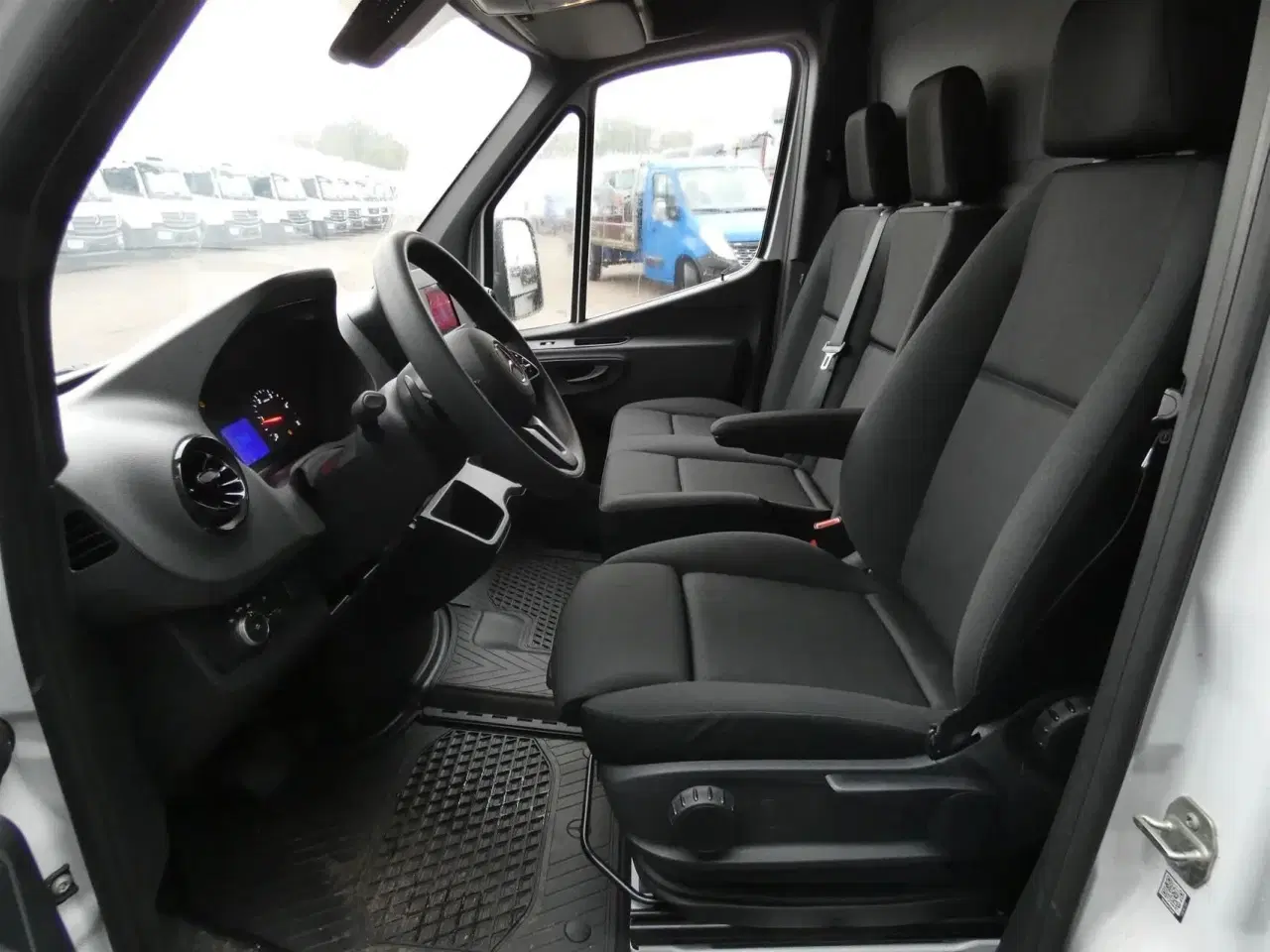 Billede 10 - Mercedes-Benz Sprinter 317 2,0 CDI Alu.kasse m./lift RWD 9G-Tronic 170HK Ladv./Chas. Aut.