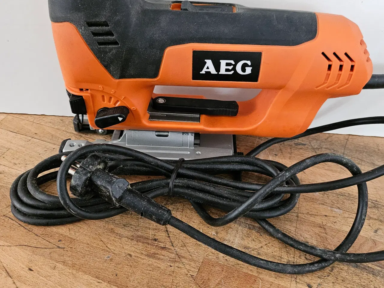 Billede 1 - AEG STIKSAV 705Watt.