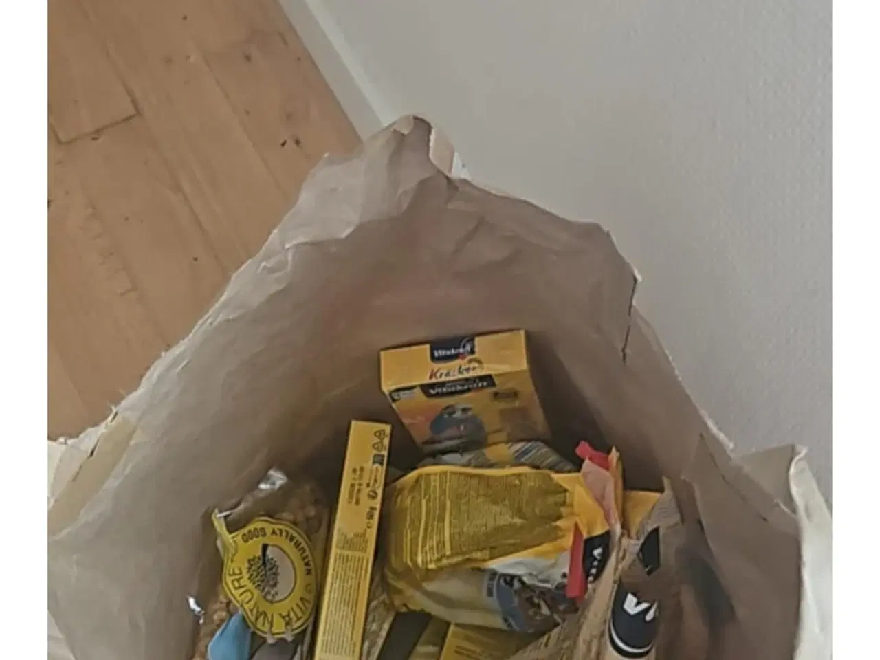 Billede 7 - Nymfeparakit  2 stk piger  500kr.med tilbehør. 