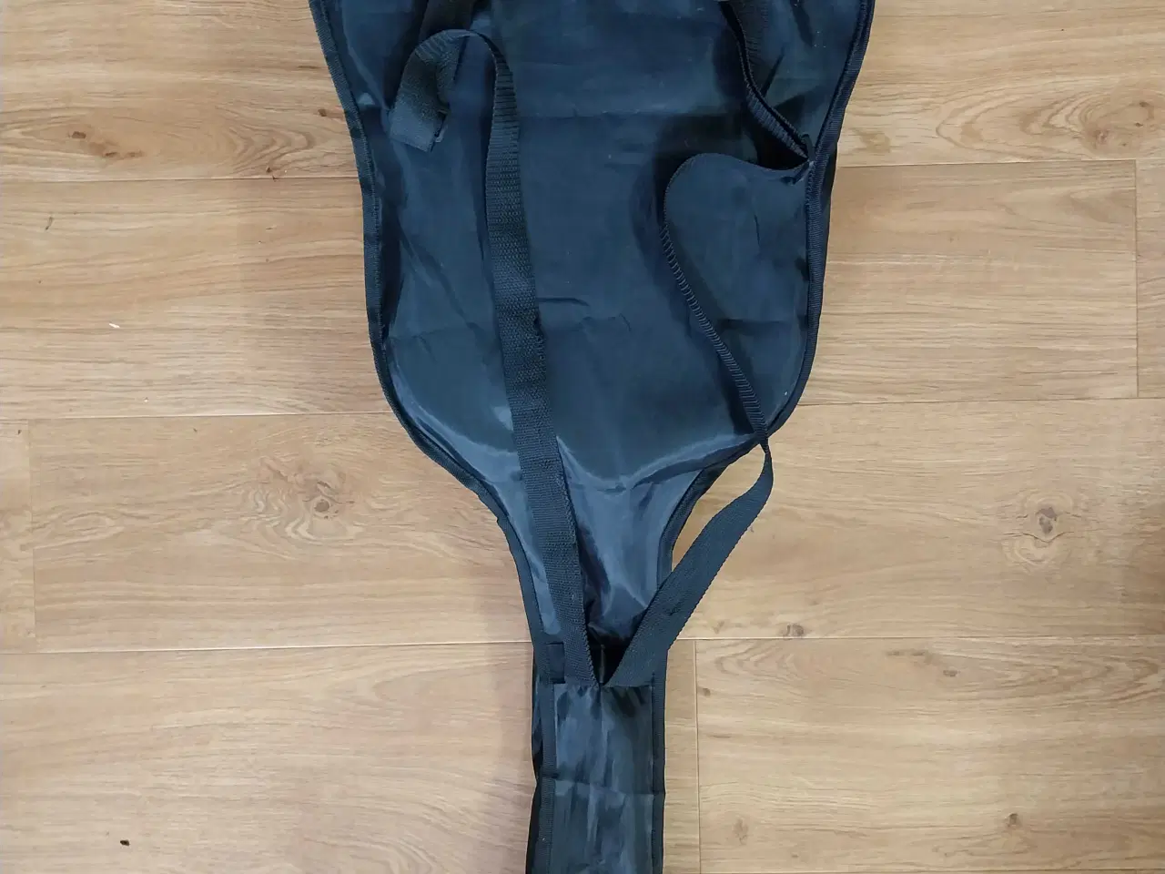 Billede 11 - Guitar med mere.