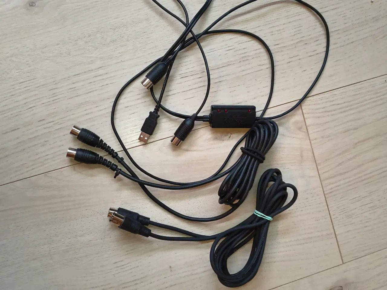 Billede 1 - Midi DIN kabel og adapter