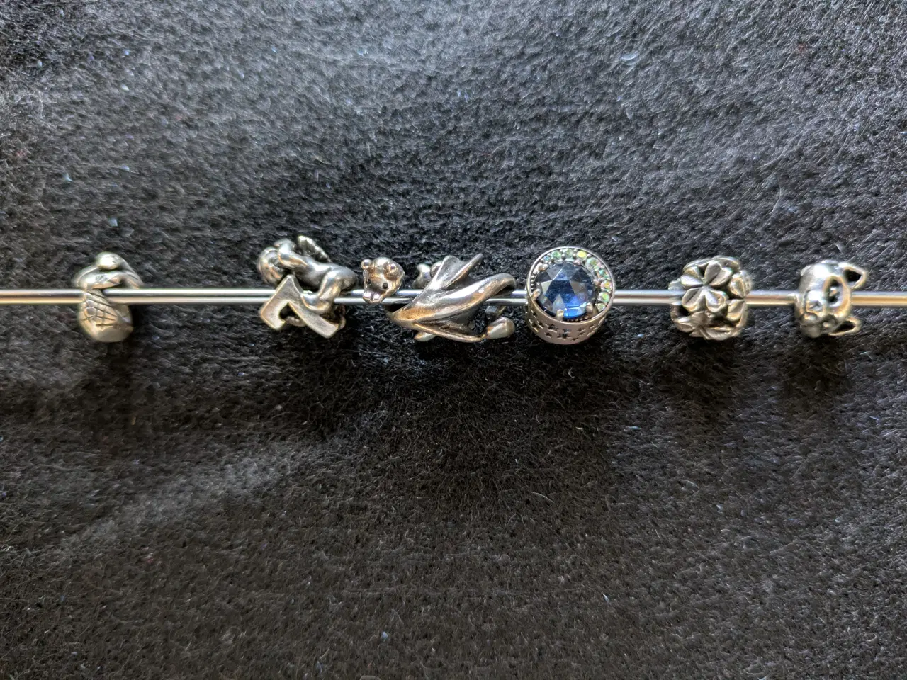 Billede 2 - Trollbeads diverse sølvvedhæng pris pr. styk