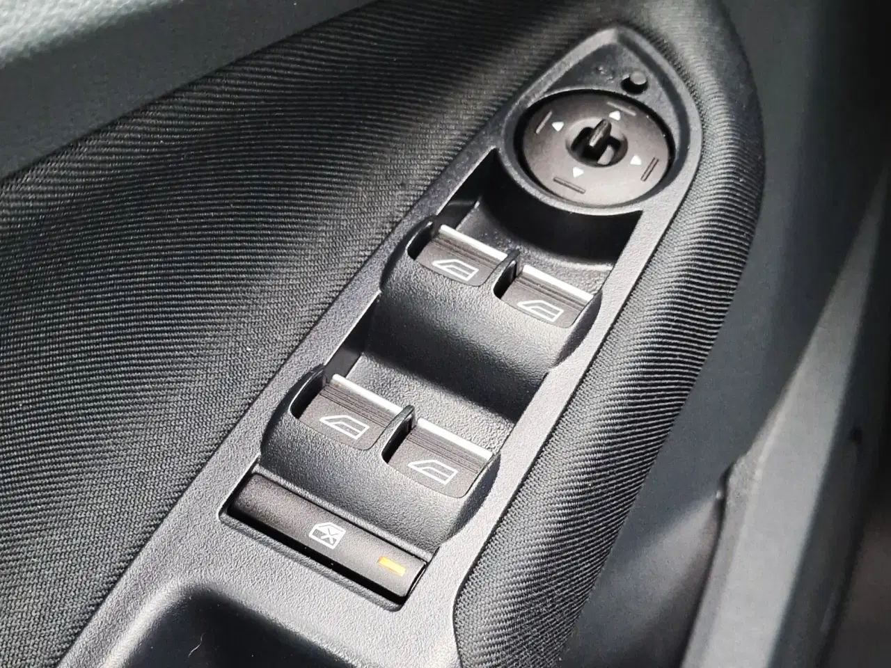 Billede 15 - Velholdt, driftssikker og komplet udstyret familie