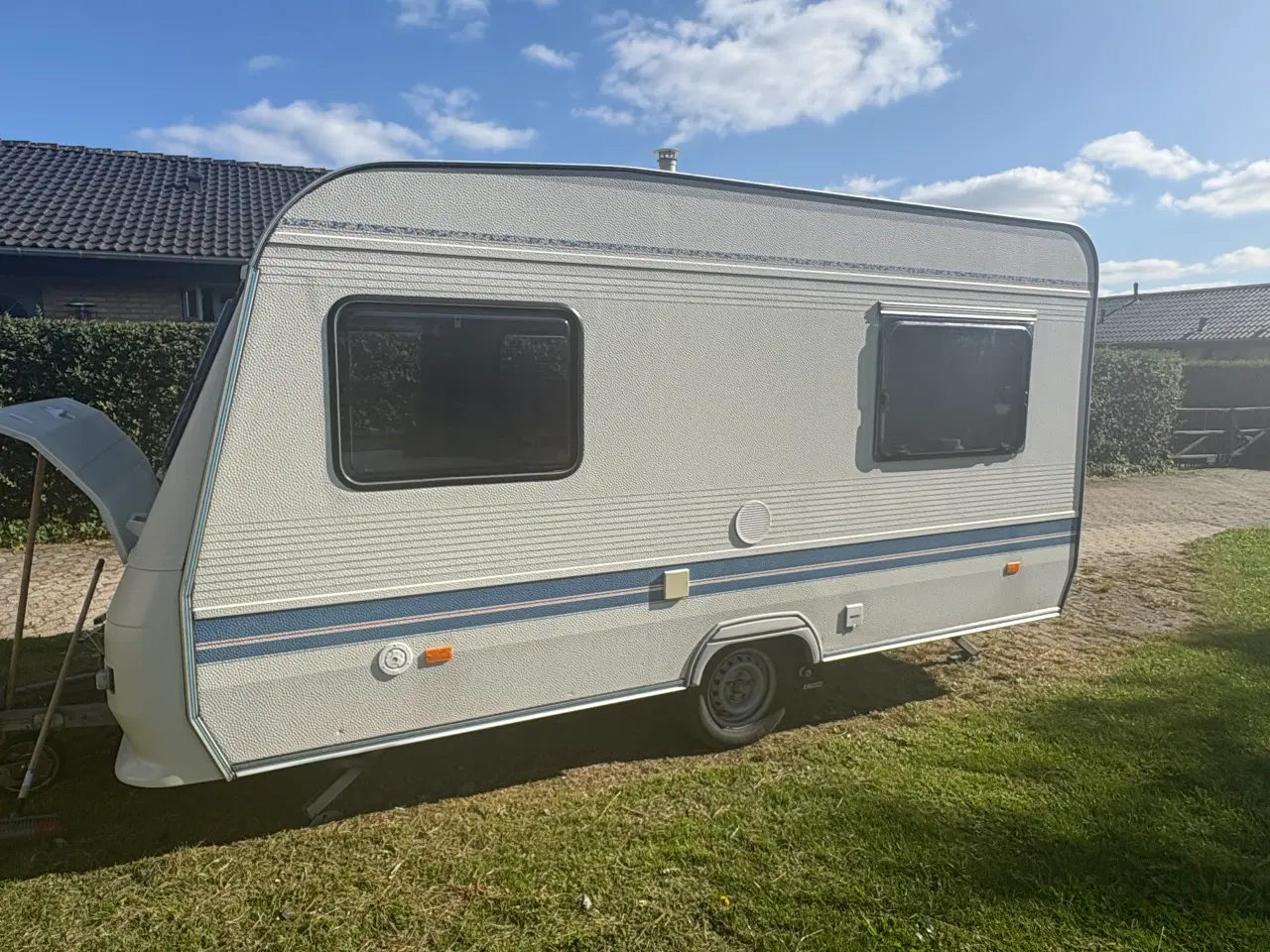 Billede 11 - Lækker lille campingvogn Adria Unica 390