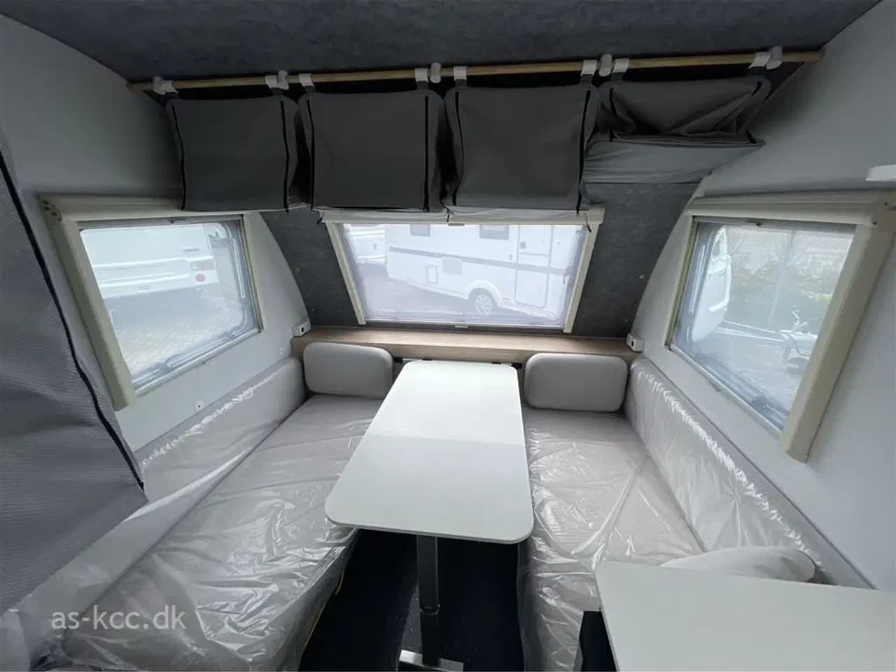 Billede 12 - 2025 - Adria Aviva Lite 360 DK   Adria Aviva 360 DK Lite årg..2005 4 sovepladser, 4 siddepladser. Egenvægt 720 totalvægt 1000 kg. Ren el 12/230 V