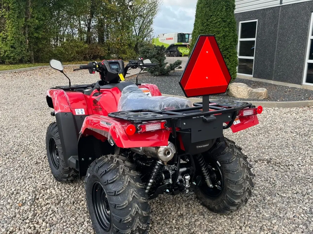 Billede 6 - Honda TRX 520 FA Traktor. STORT LAGER AF HONDA ATV. Vi hjælper gerne med at levere den til dig, og bytter gerne. KØB-SALG-BYTTE se mere på www.limas.dk