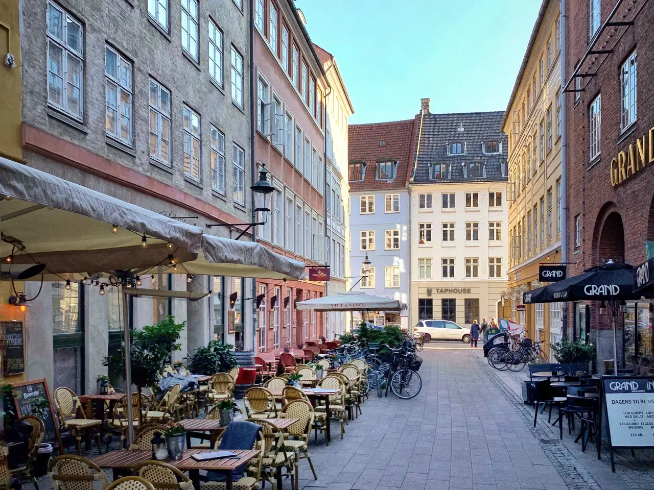 Billede 20 - Hjørnelokale på solsiden. med udsigt til rådhustårnet. velegnet til restaurant eller café