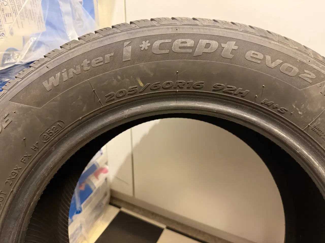 Billede 3 - 1 Stk. Dæk uden fælge Vinterdæk Hankook 205 60 R16