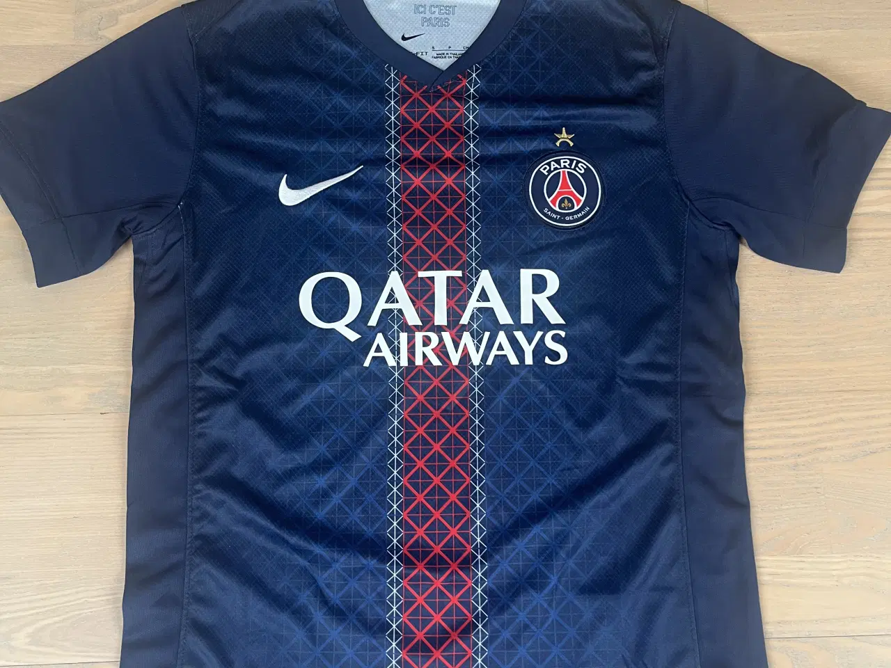 Billede 1 - Psg fodbold trøje 