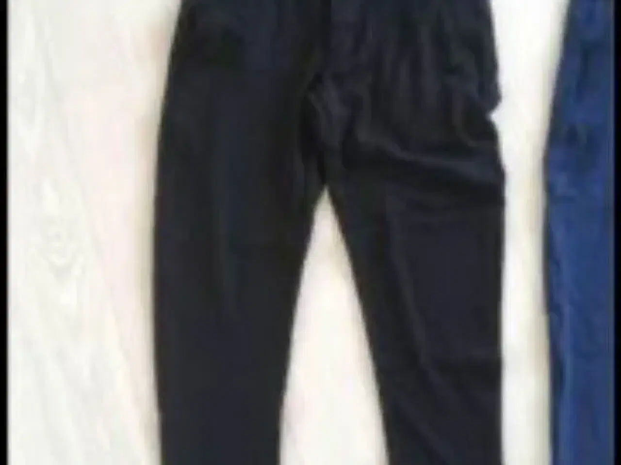 Billede 3 - Dreng/mand pakke bukser/shorts  str M. Fra BLRE mv
