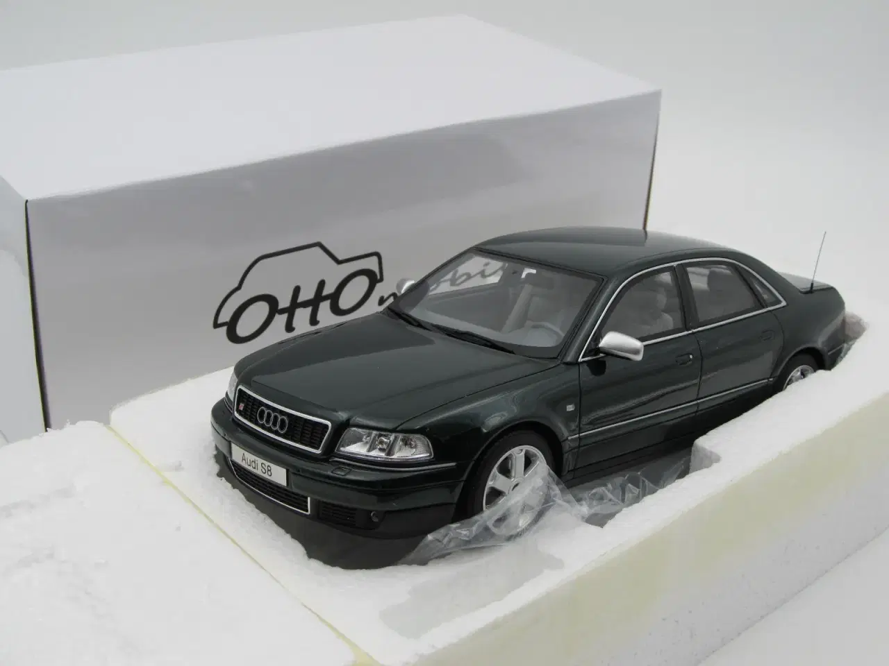 Billede 1 - 2001 Audi S8 Type D2 Limited Edition - 1:18