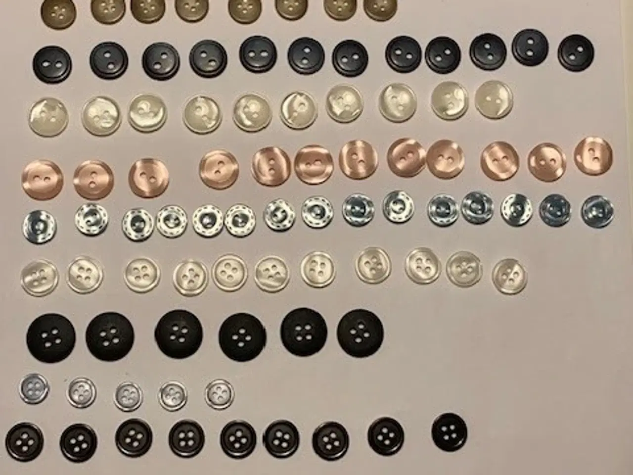 Billede 2 - Skjorteknapper og knapper, nye - samlet 25 kr.