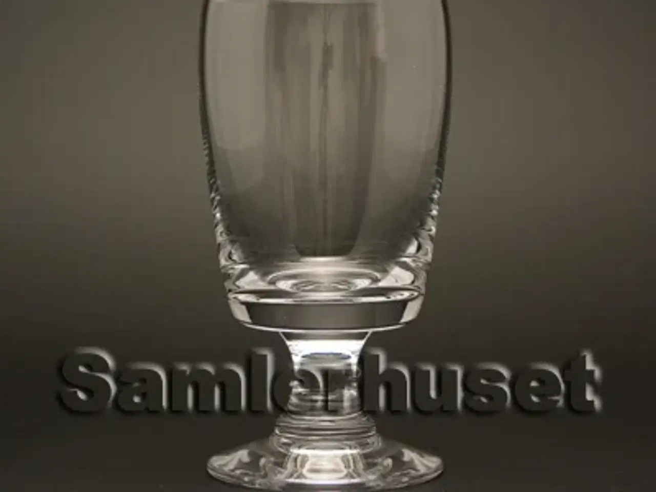 Billede 1 - Almue, hvid Snapseglas. H:75 mm.