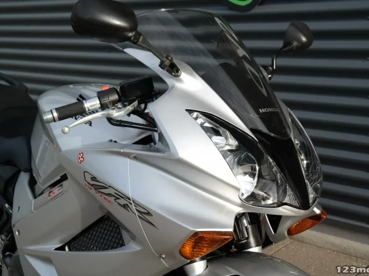 Billede 12 - Honda VFR 800 F MC-SYD       BYTTER GERNE