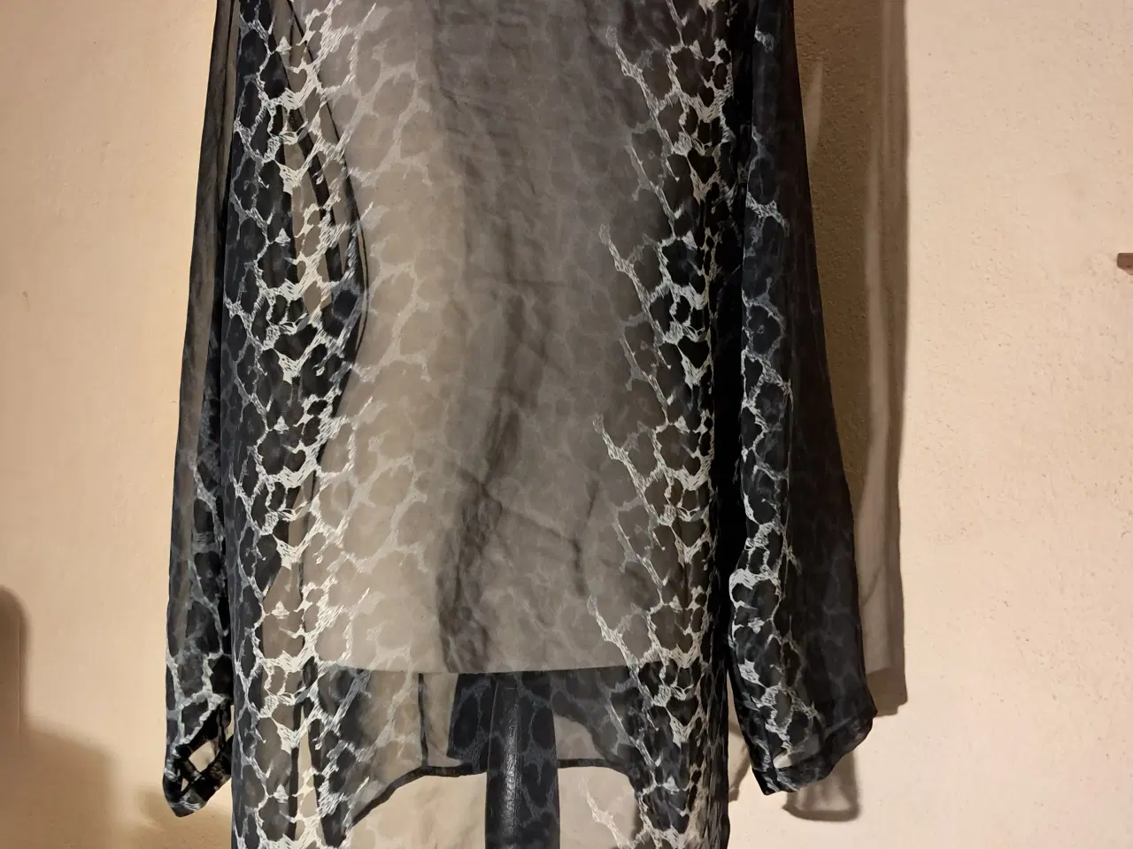 Billede 3 - Alma Mater str. M skjorte