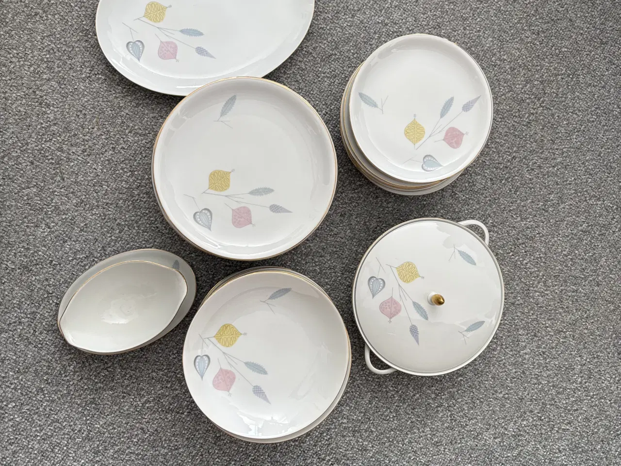 Billede 2 - Flot spisestel, bucka og Nissen, Bregentved