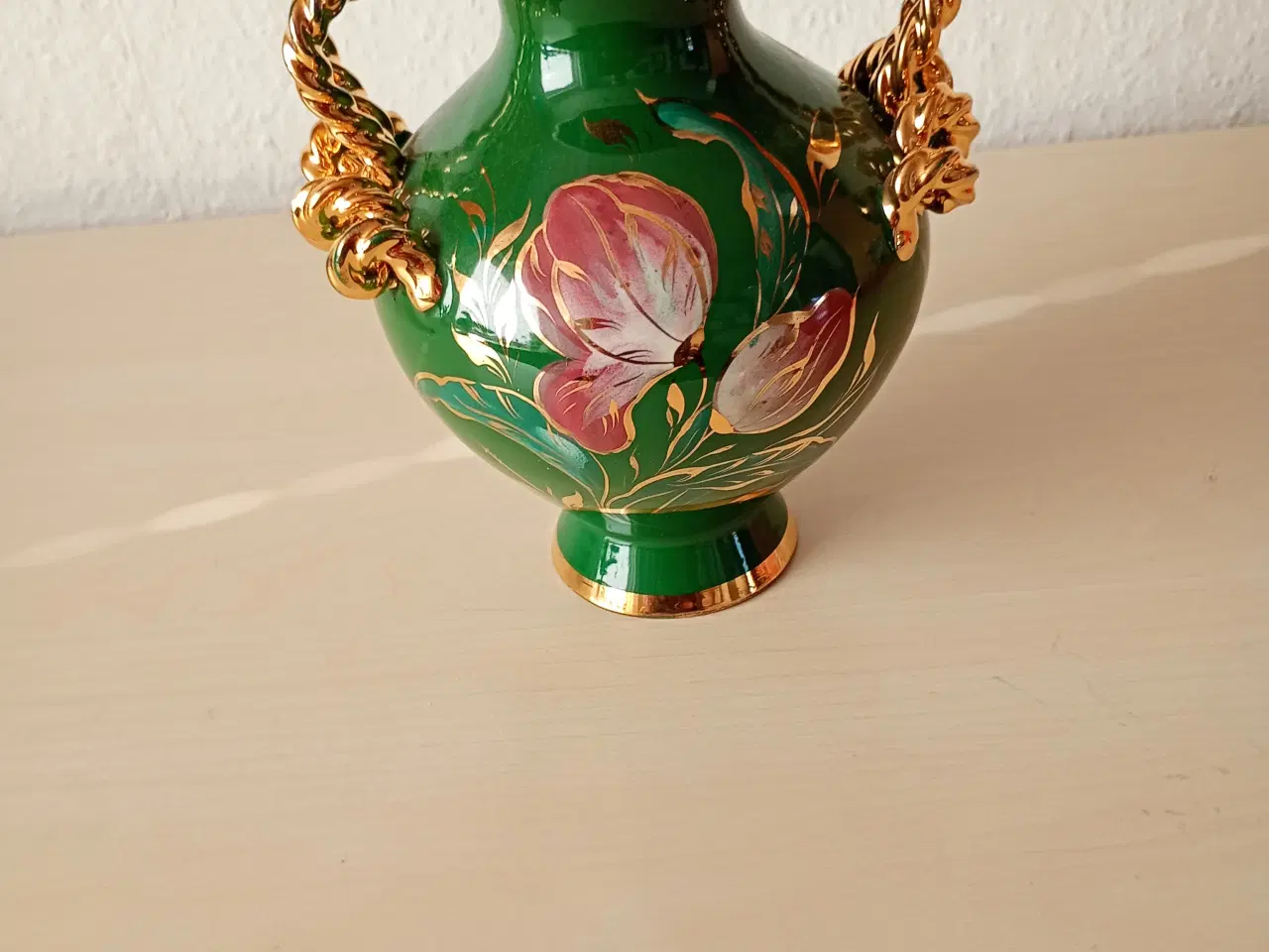 Billede 1 - Vase i en skøn grøn farve