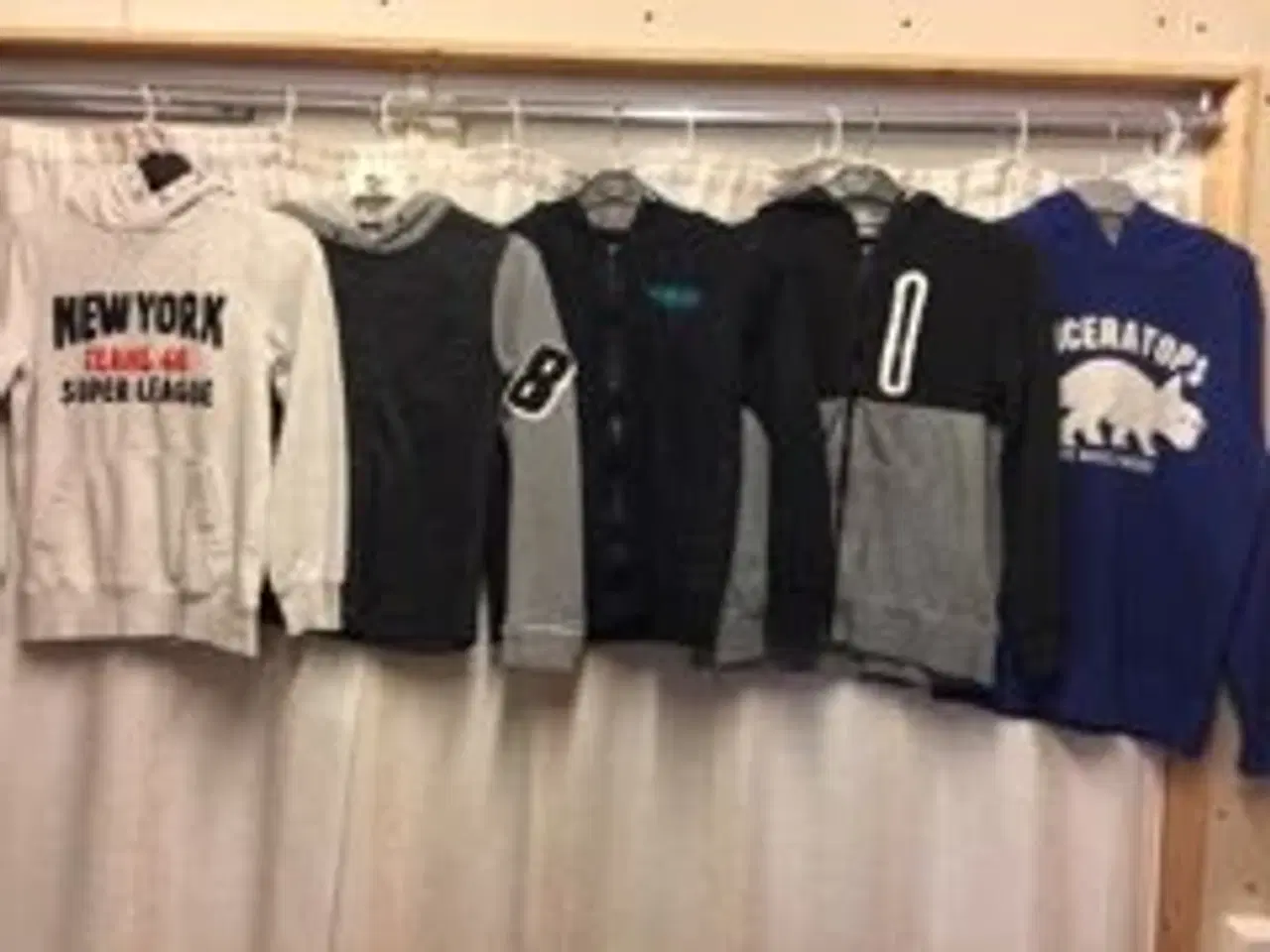 Billede 4 - Drengetøj str. 134