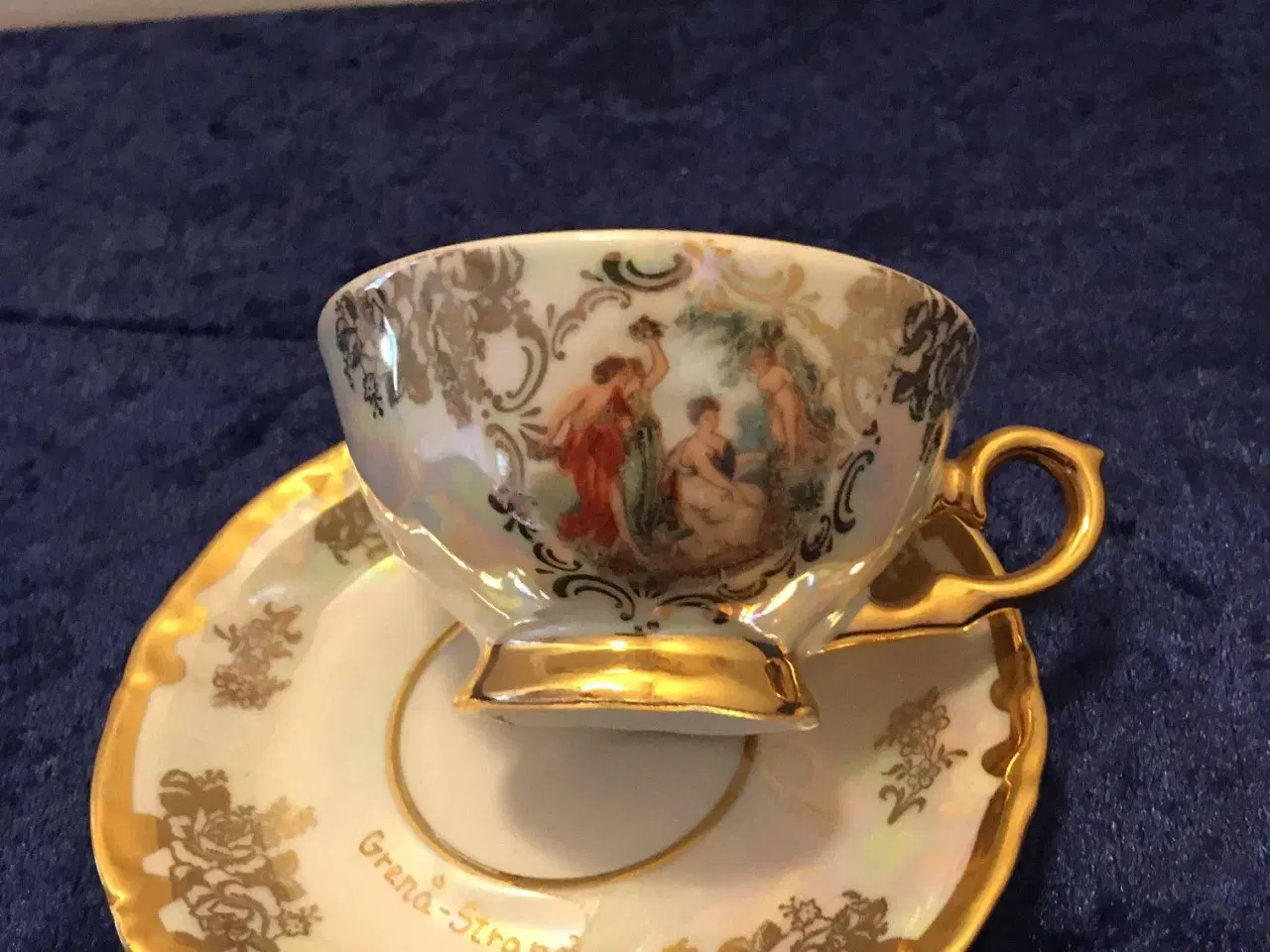 Billede 1 - Små fine kopper til barnebarnets teselskab