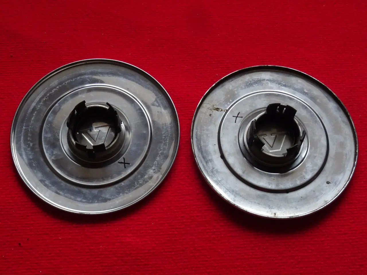 Billede 2 - Volvo 240 originale navkapsler