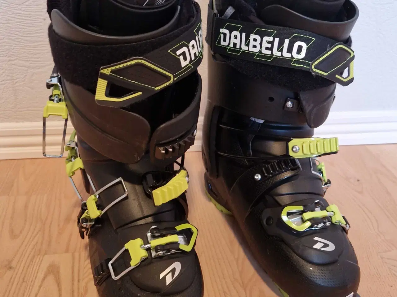 Billede 4 - Ski og støvler 