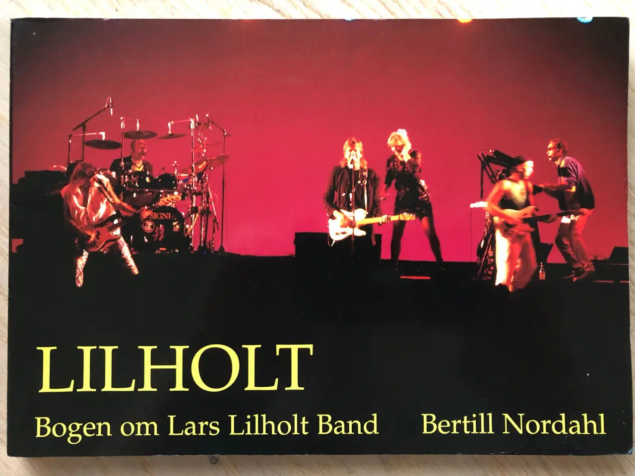 Billede 1 - Lilholt  -  bog af Bertill Nordahl