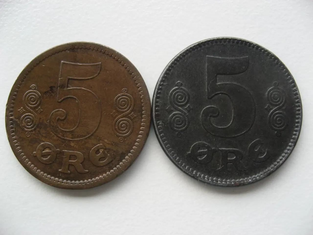 Billede 2 - Særdeles Flotte bronze 5 øre 1917, Jern 5 øre 1918