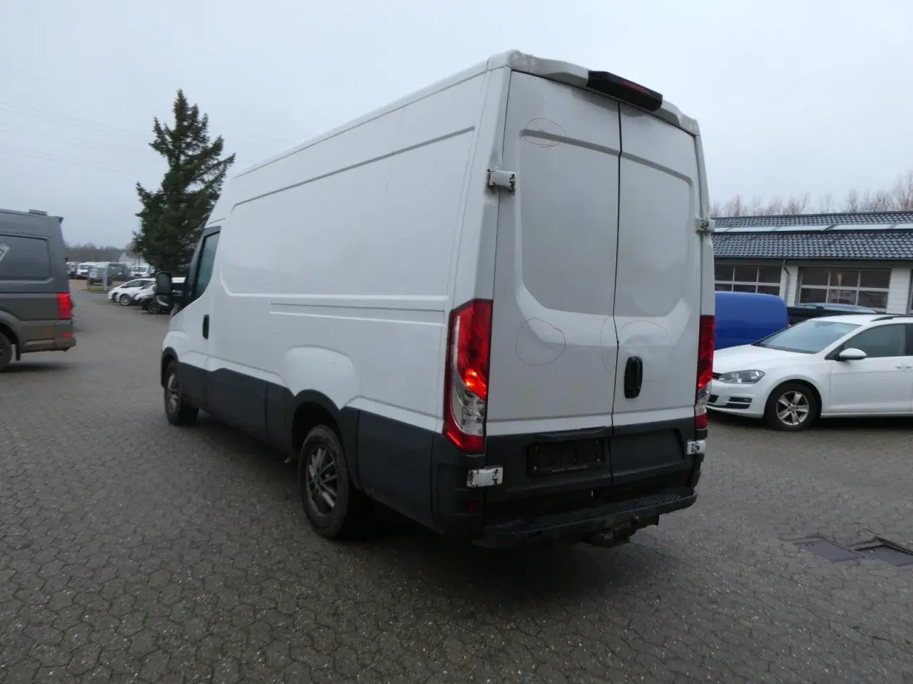 Billede 10 - Iveco Daily 3,0 35S18 12m³ Van AG8