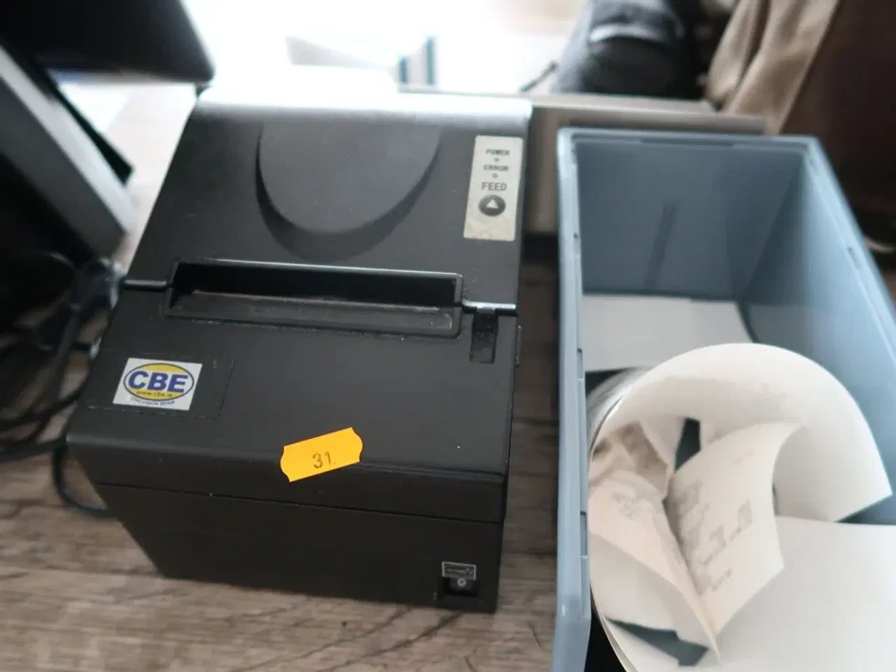 Billede 2 - Kasseapparat CBE med bonprinter, pengeskuffe, computerskærm m.m.