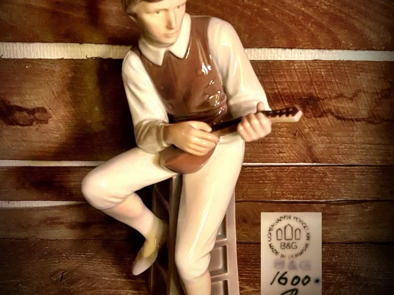 Billede 1 - * Bing & Grøndahl; Mandolinspiller (1600)